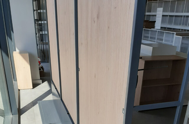 Montaż mebli sklepowych CC