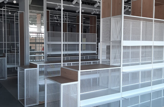 Montaż mebli sklepowych CC