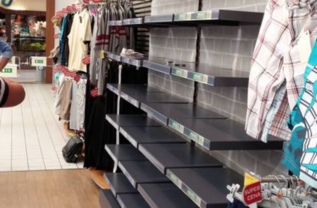 Montaż mebli sklepowych Levis